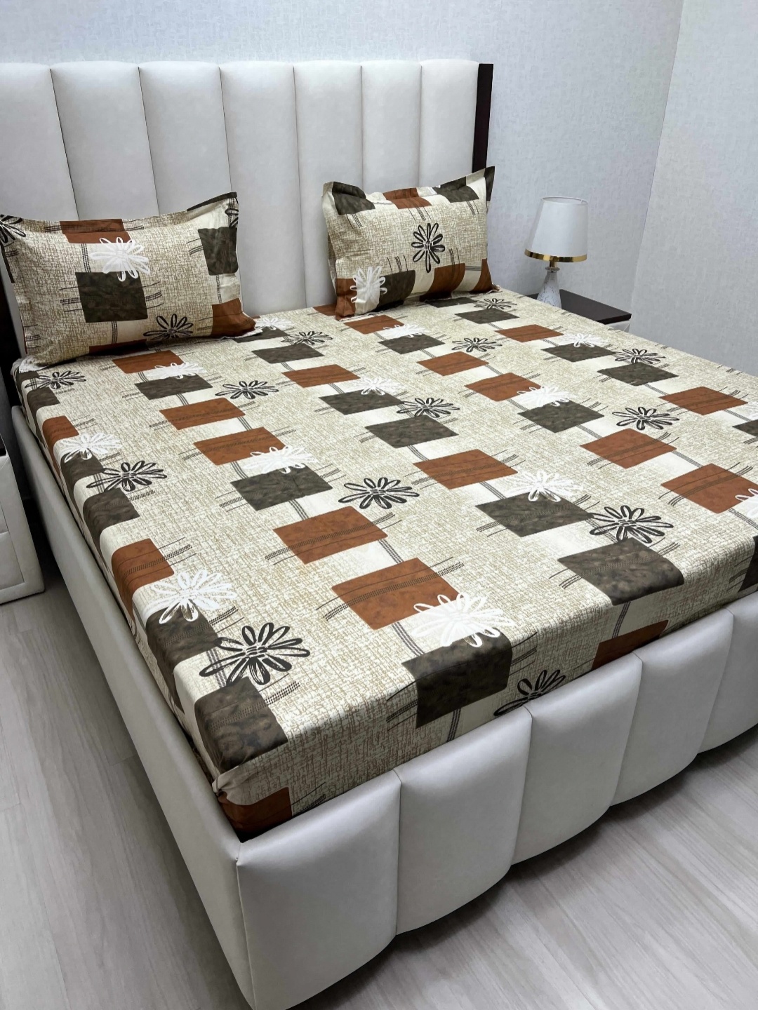 

Pure Decor Passion Brown Printed Pure Cotton 260 TC Queen Bedsheet Set 2.28 m x 2.54 m