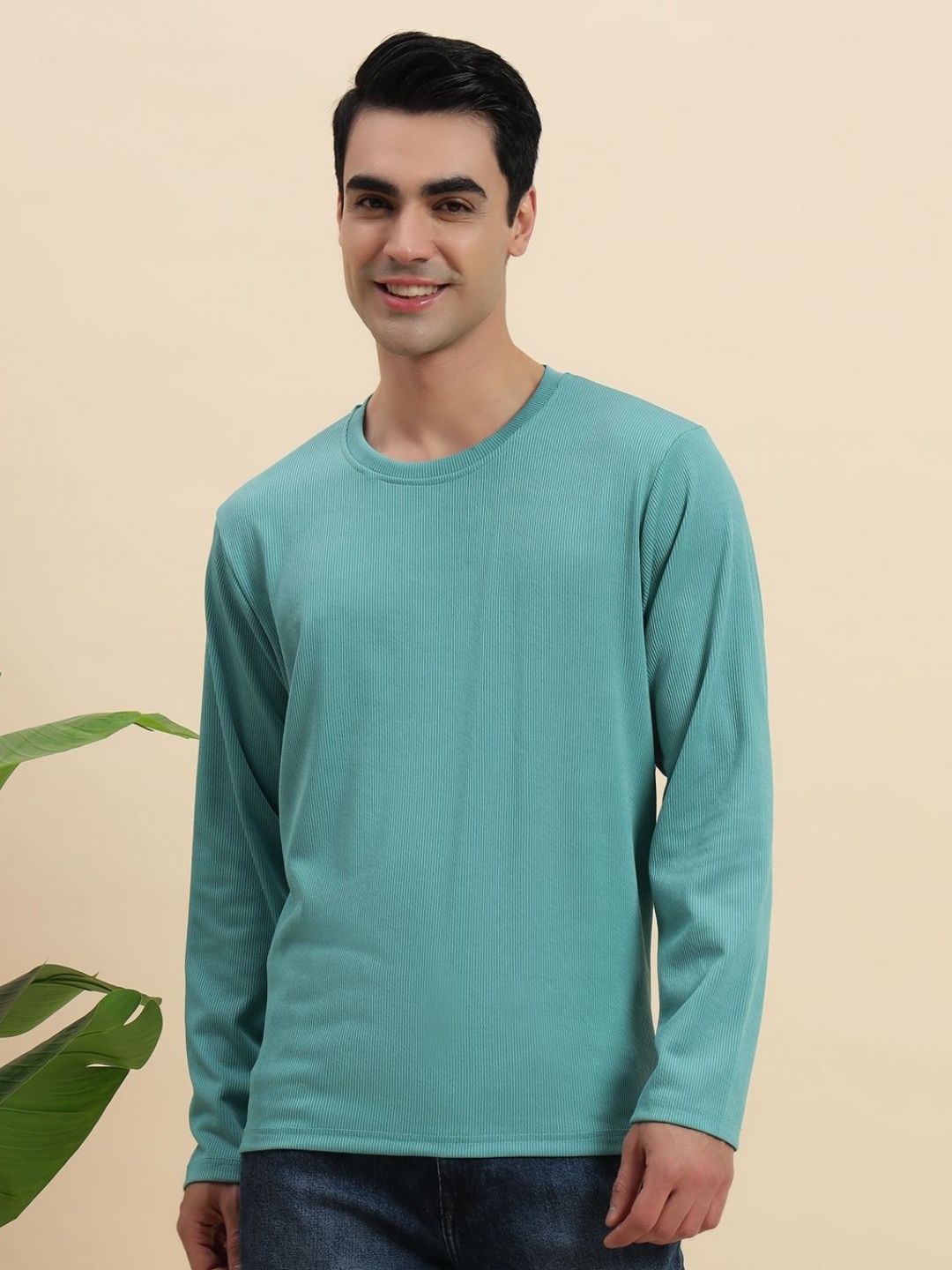 

DIZON Men Solid Round Neck T-shirt, Sea green