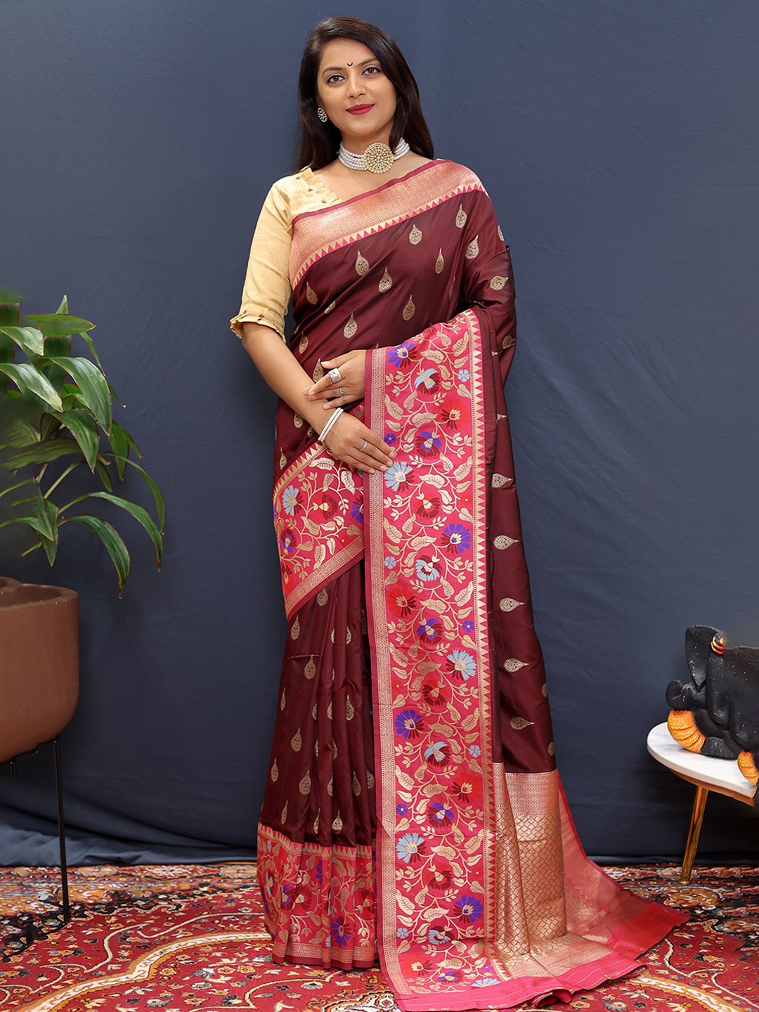 

Kandora Woven Design Zari Pure Silk Paithani Saree, Maroon