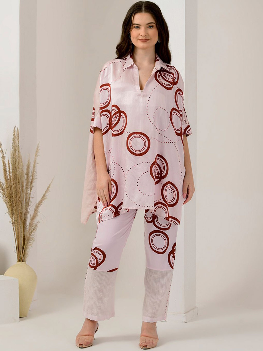 

First Resort by Ramola Bachchan Geometric Printed Shirt Collar Linen Top With Trousers, Pink