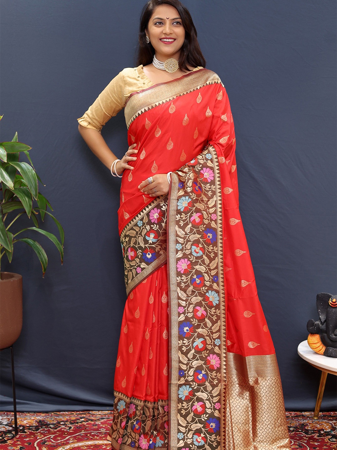 

Kandora Woven Design Zari Pure Silk Paithani Saree, Red
