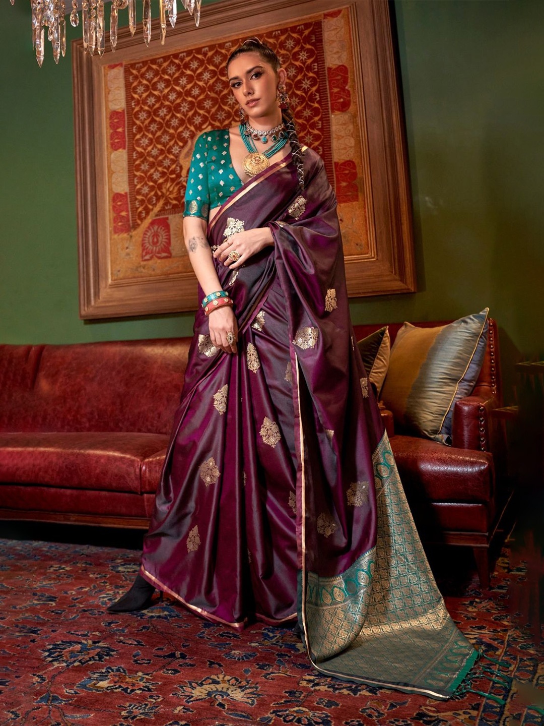 

PEENGAX Woven Design Zari Satin Banarasi Saree, Maroon