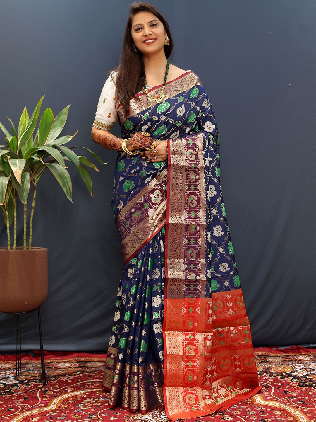 

Kandora Woven Design Zari Pure Silk Heavy Work Paithani Saree, Navy blue