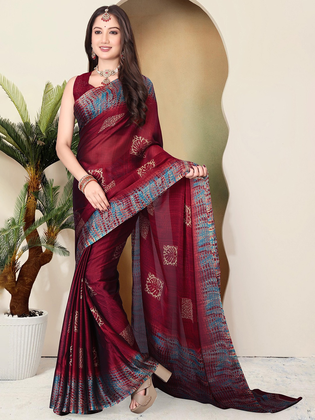 

MAGNEITTA Ethnic Motifs Pure Chiffon Saree, Maroon