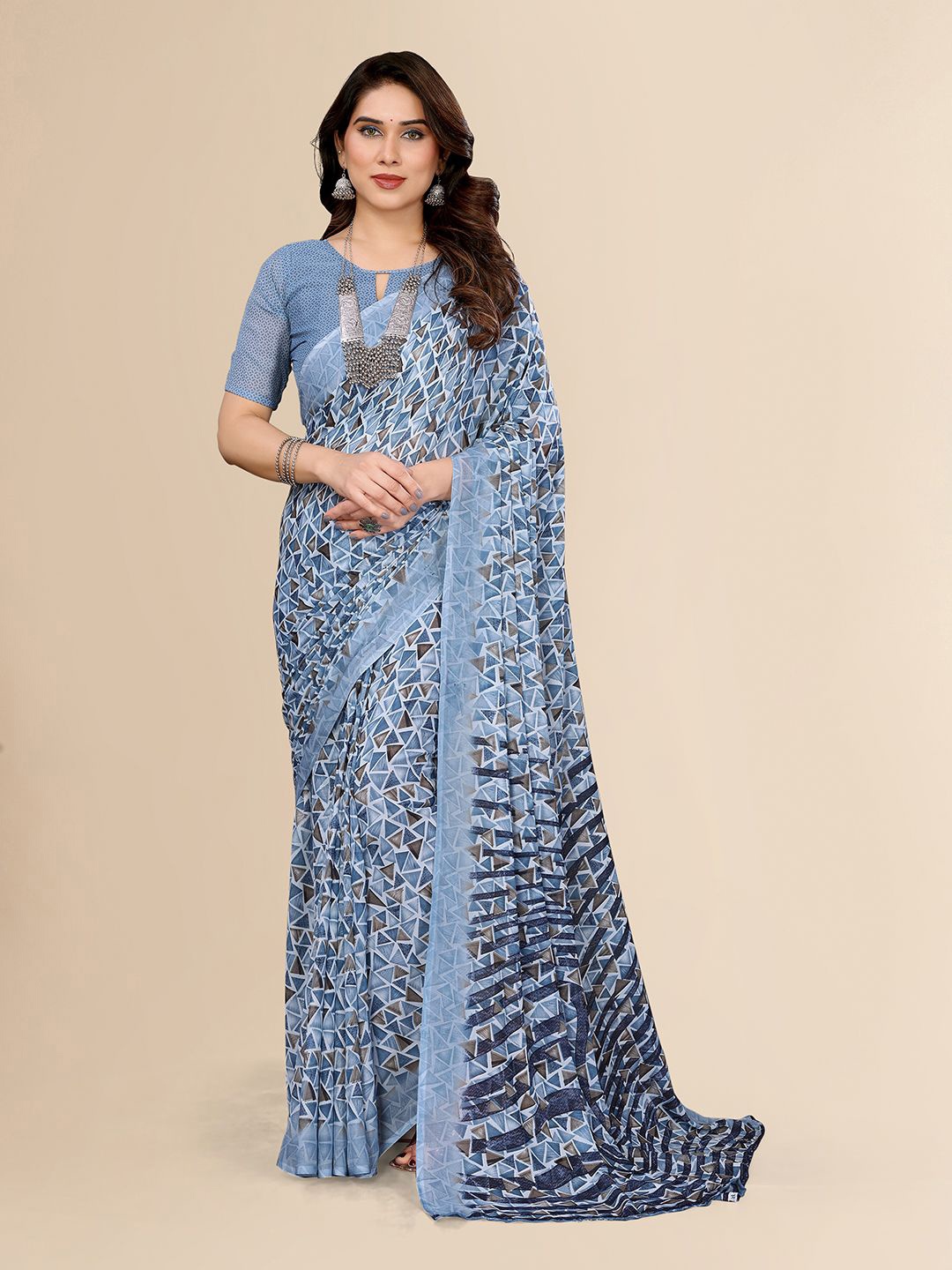 

Moda Rapido Poly Georgette Saree, Grey