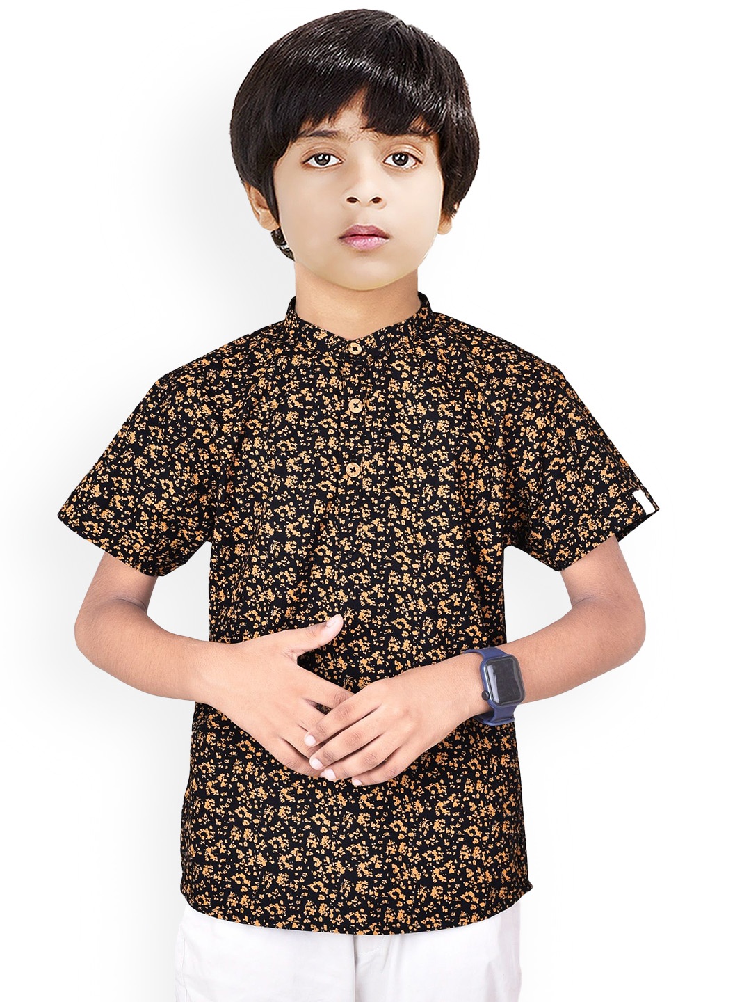 

MADE IN THE SHADE Boys Abstract Printed Band Collar Pure Cotton Short Kurta, Black