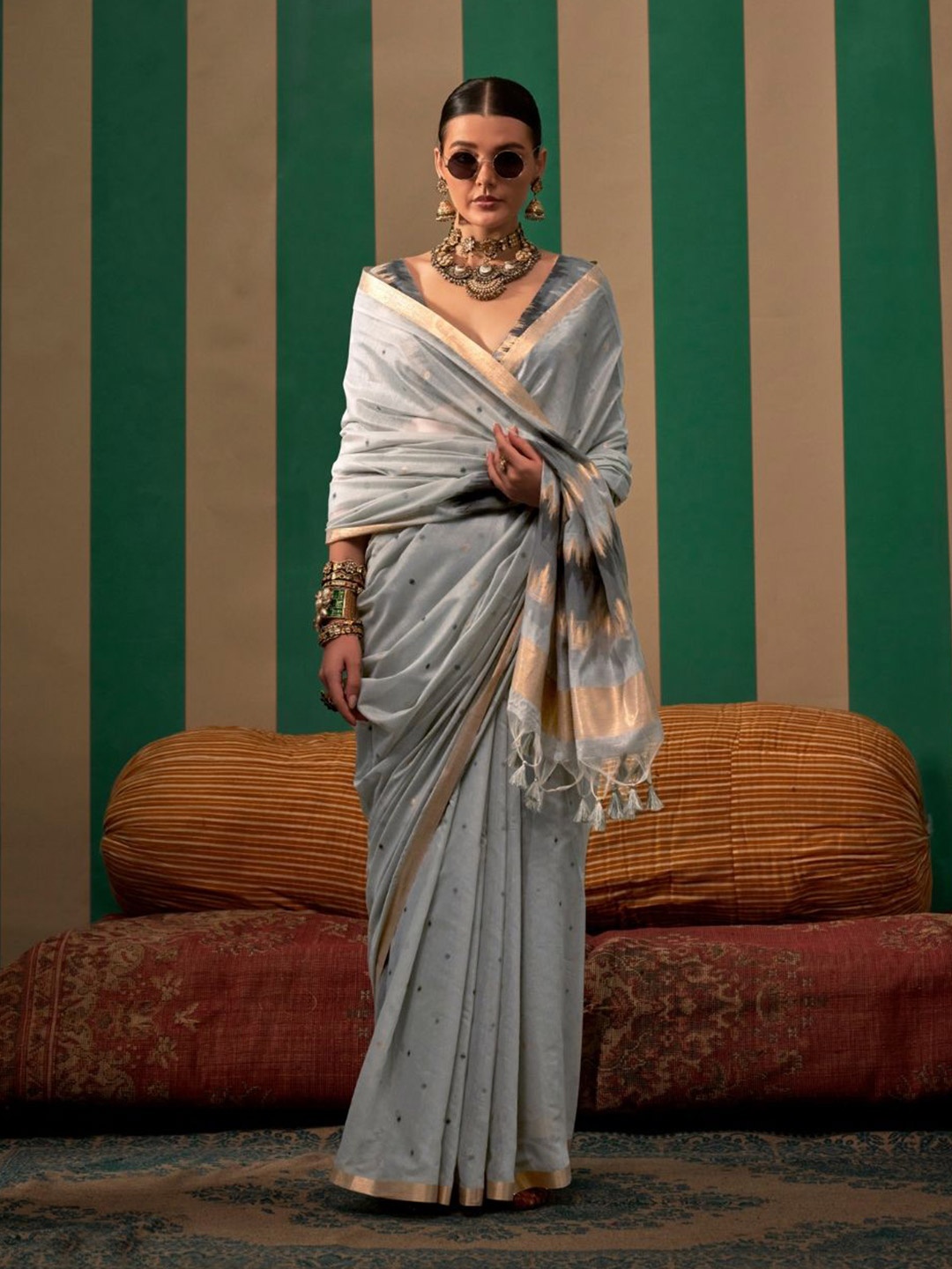 

PEENGAX Woven Design Zari Chanderi Saree, Grey