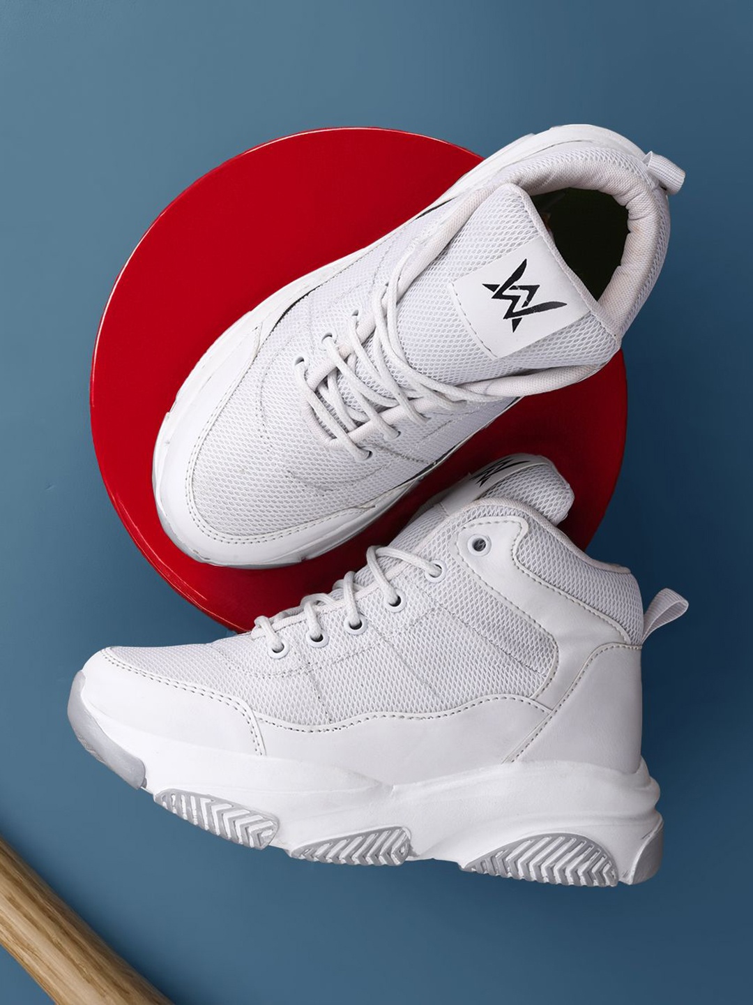

Woakers Women Sneakers, White