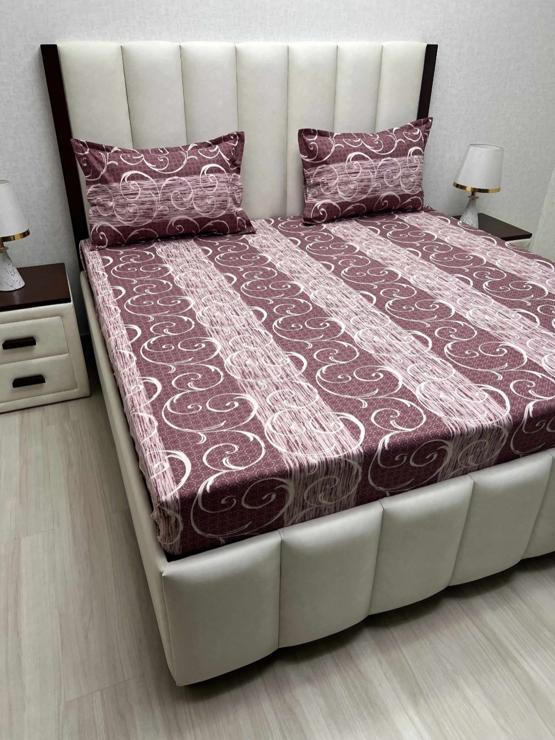 

Pure Decor Velar Fur Sib Maroon Printed 250TC Pure Cotton King Bedsheet Set 2.74m X 2.74m