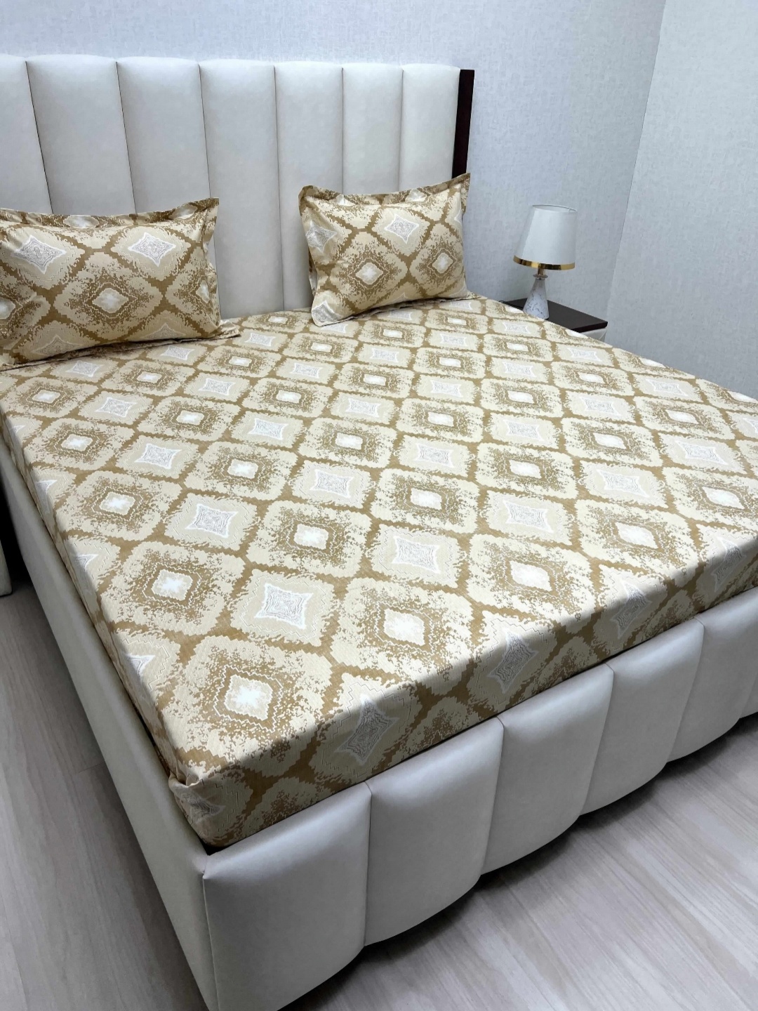 

Pure Decor Royal Passion Brown Printed Cotton 380 TC Queen Bedsheet Set 2.28 m x 2.54 m