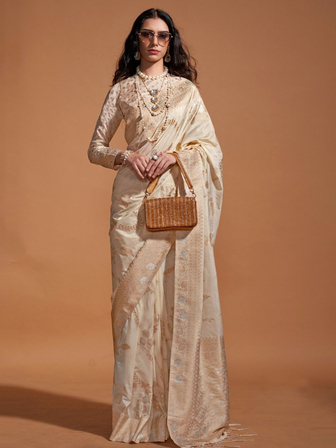 

PEENGAX Woven Design Zari Pure Georgette Banarasi Saree, White