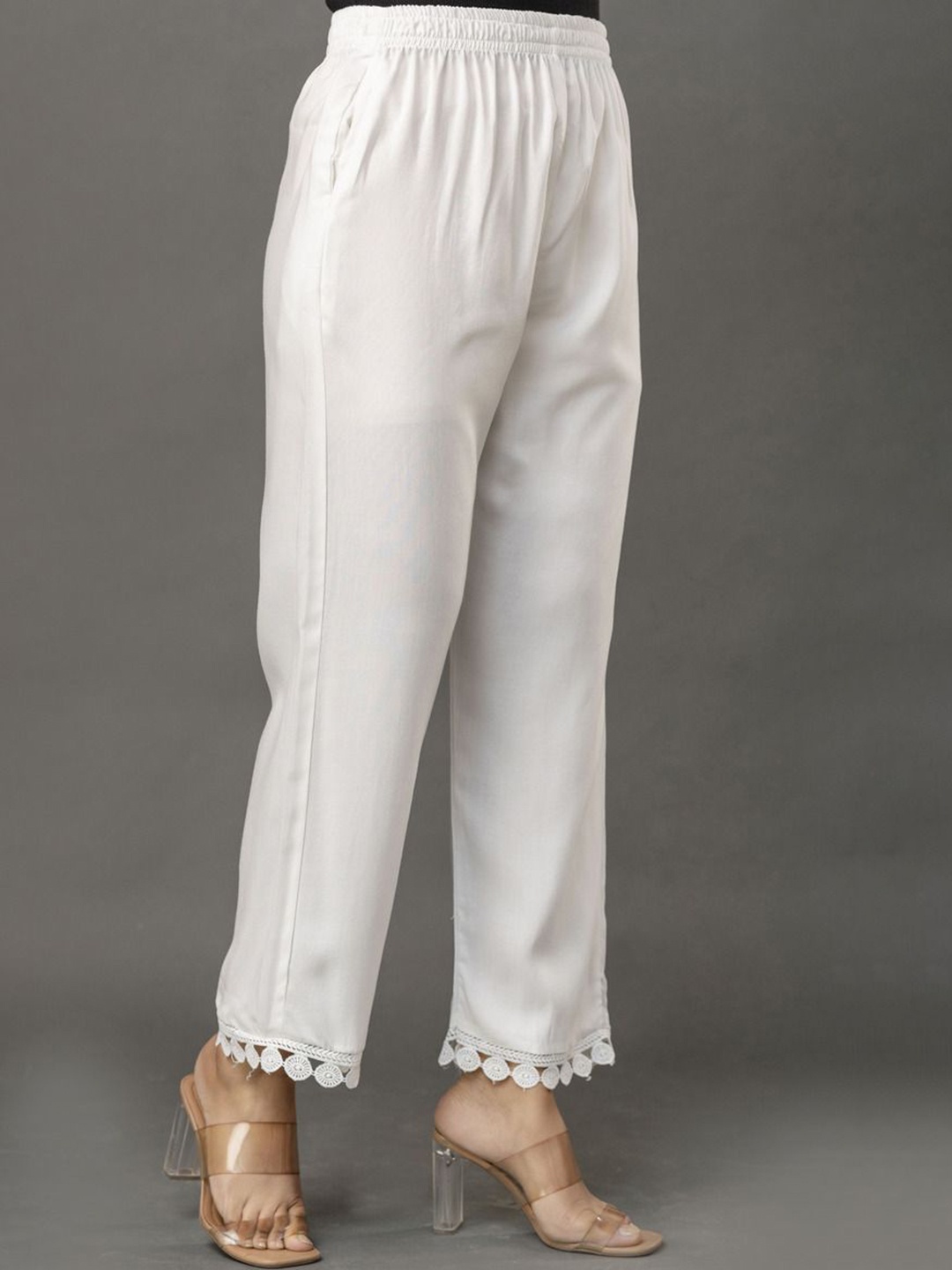 

Libbys Women Relaxed Trousers, White
