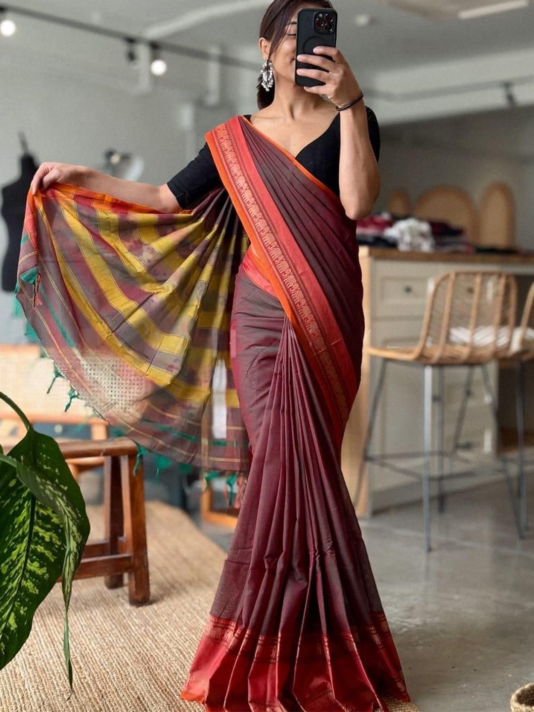 

DEVIKA TEXTILES Zari Pure Cotton Narayan Peth Saree, Multi