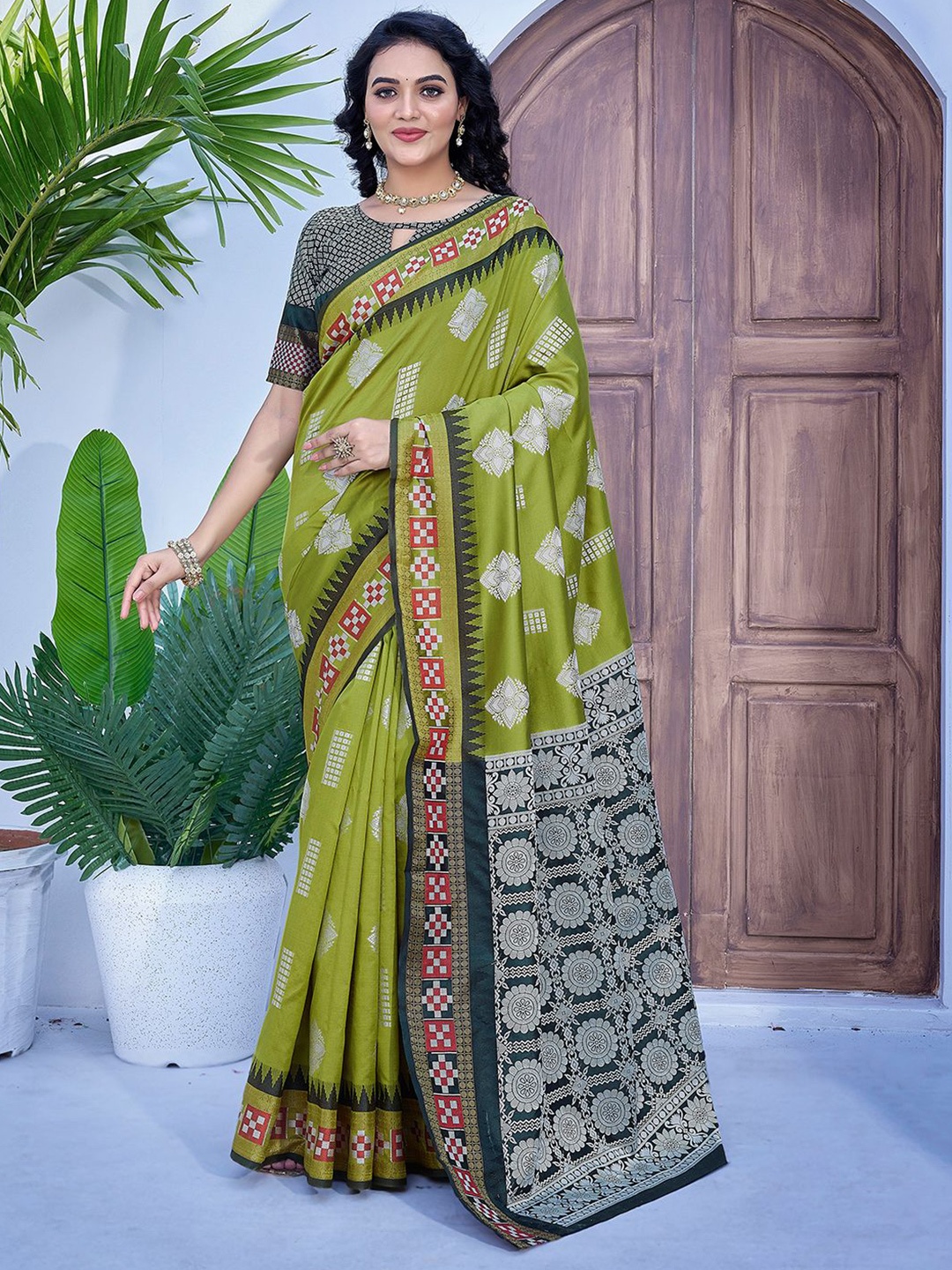 

LeeliPeeri Designer Ethnic Motifs Woven Design Banarasi Saree, Green