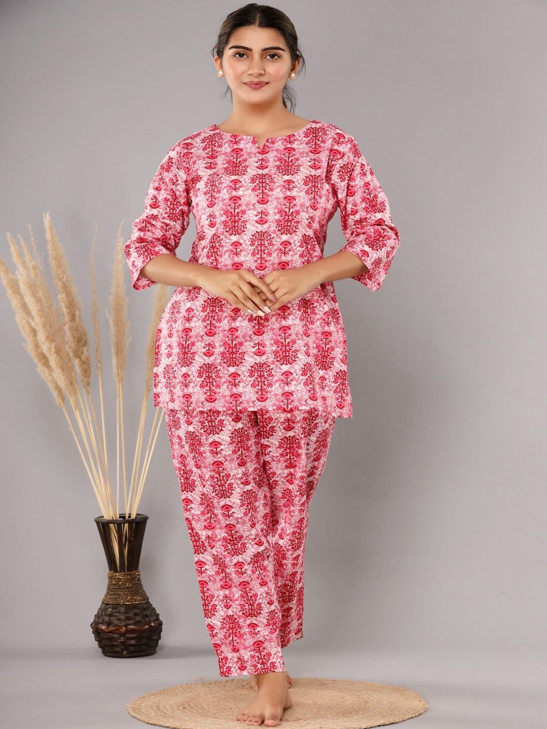

NUNCHII Women Printed Night suit, Pink