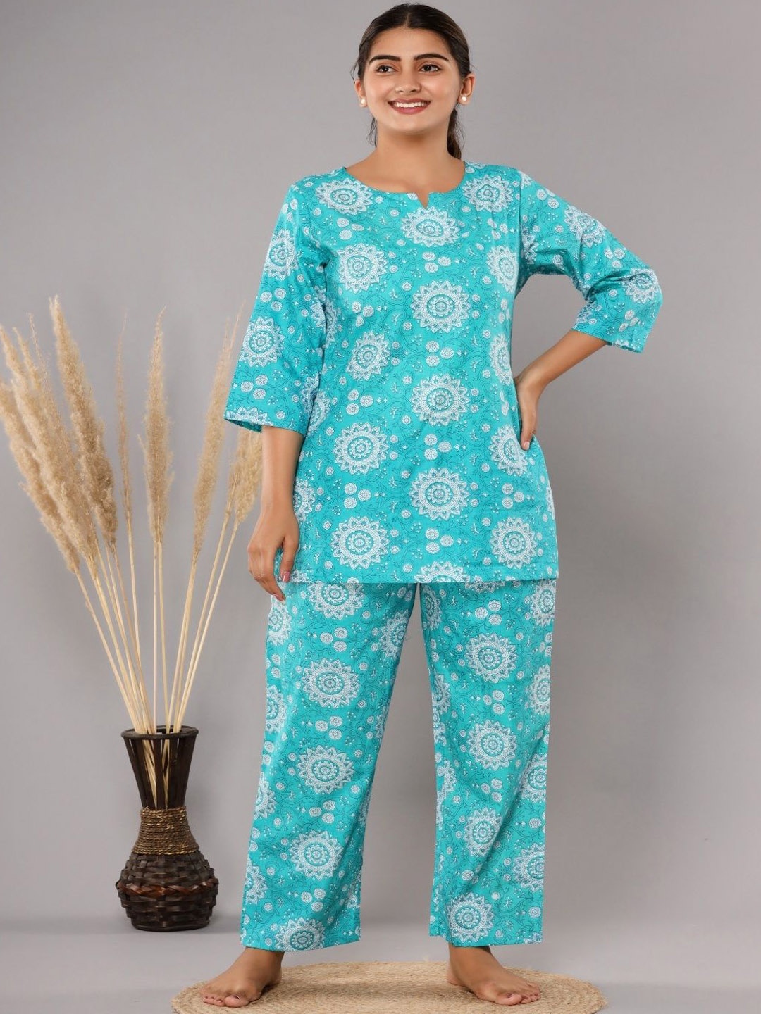 

NUNCHII Women Printed Night suit, Sea green