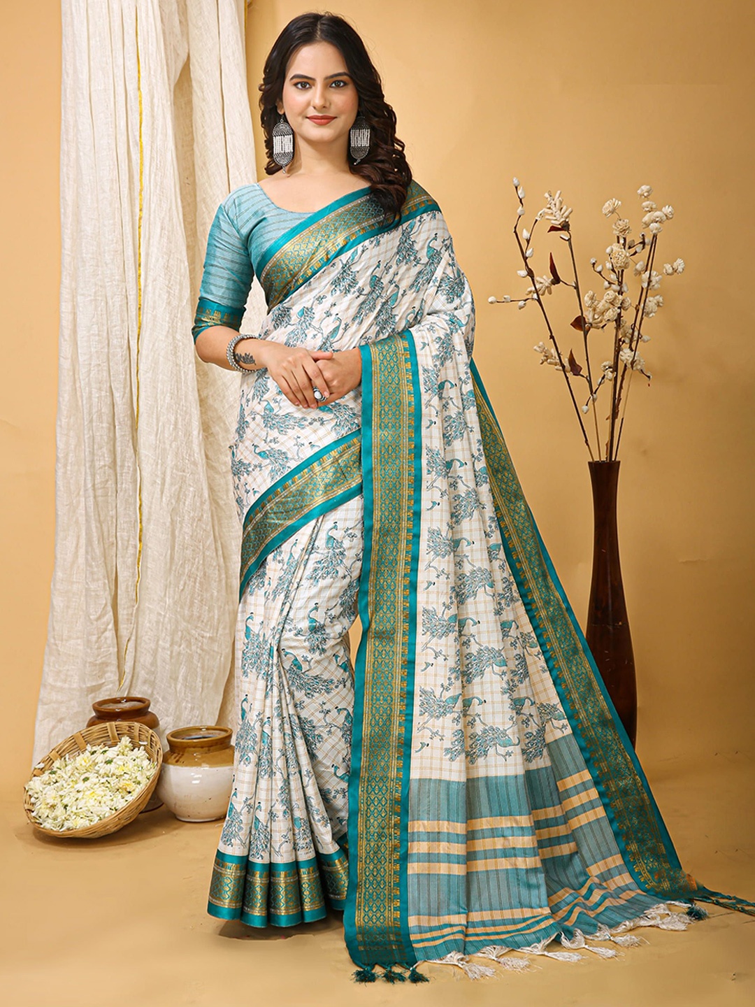 

KALINI Ethnic Motifs Zari Banarasi Saree With Jacquard Work, White
