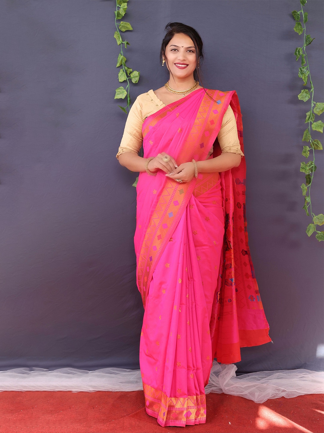 

Kandora Woven Design Zari Pure Silk Banarasi Saree, Pink