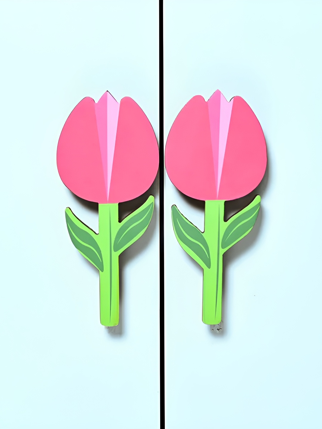 

Pinch of Pretty Pink & Green 2 Pieces Printed Wooden Tulip Cupboard Door Handles