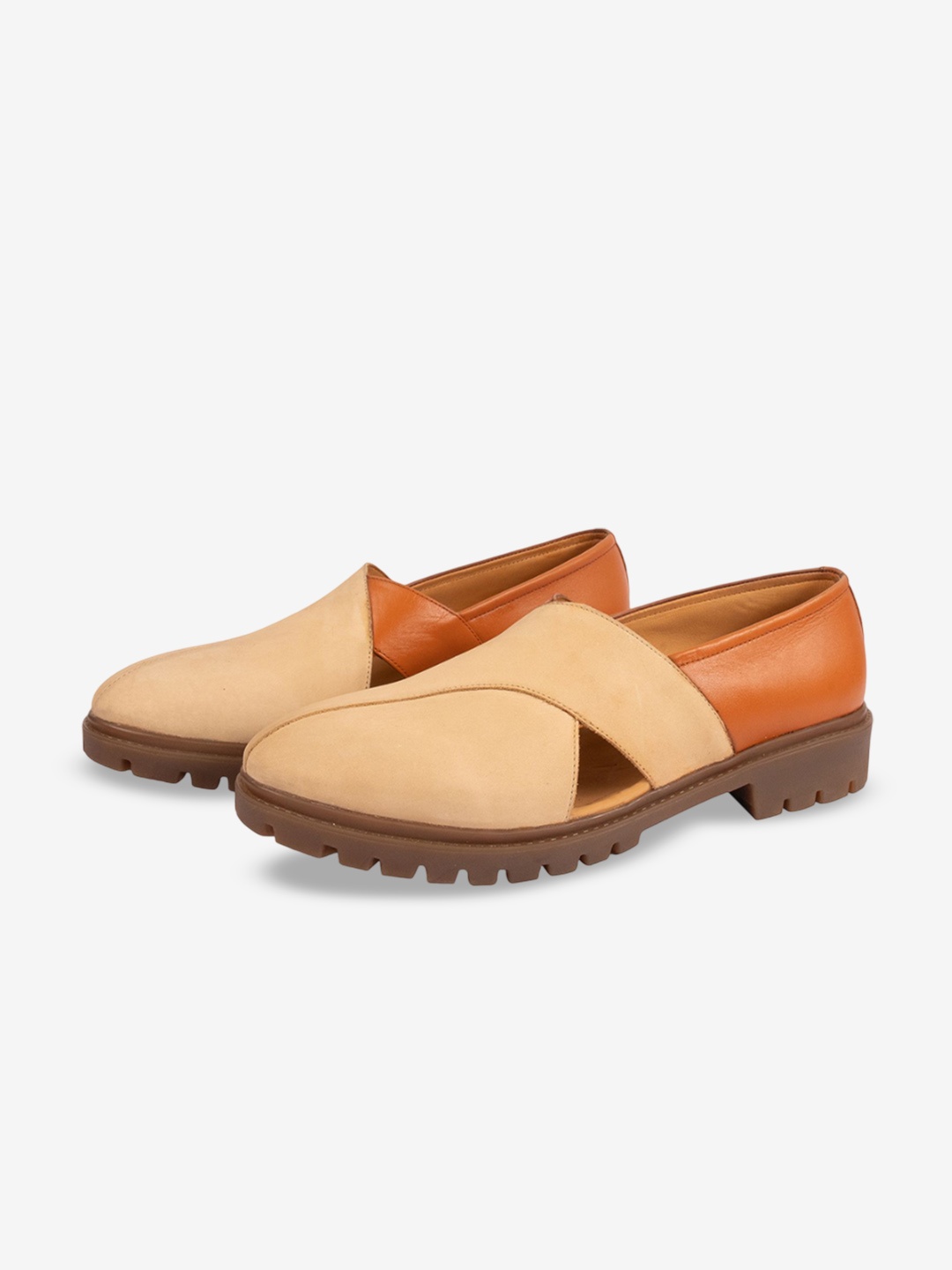 

Whitemuds Men Kohat Colourblocked Leather Peshawari, Cream