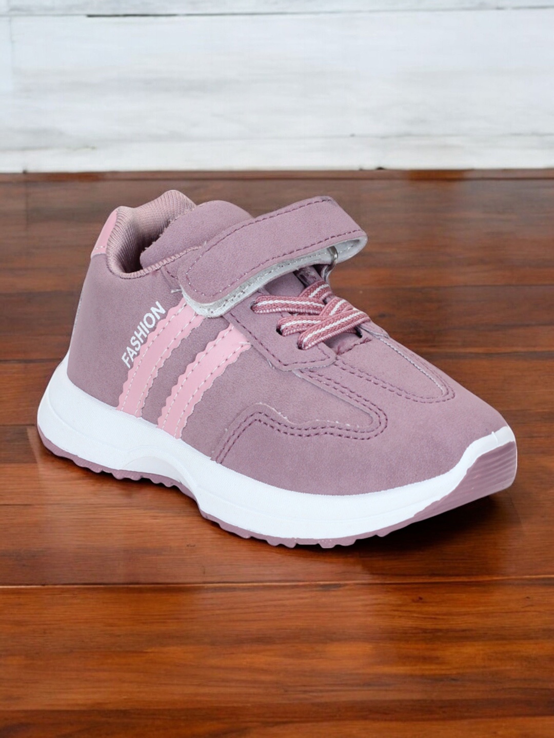 

Lil Lollipop Kids Lightweight Sneakers, Mauve
