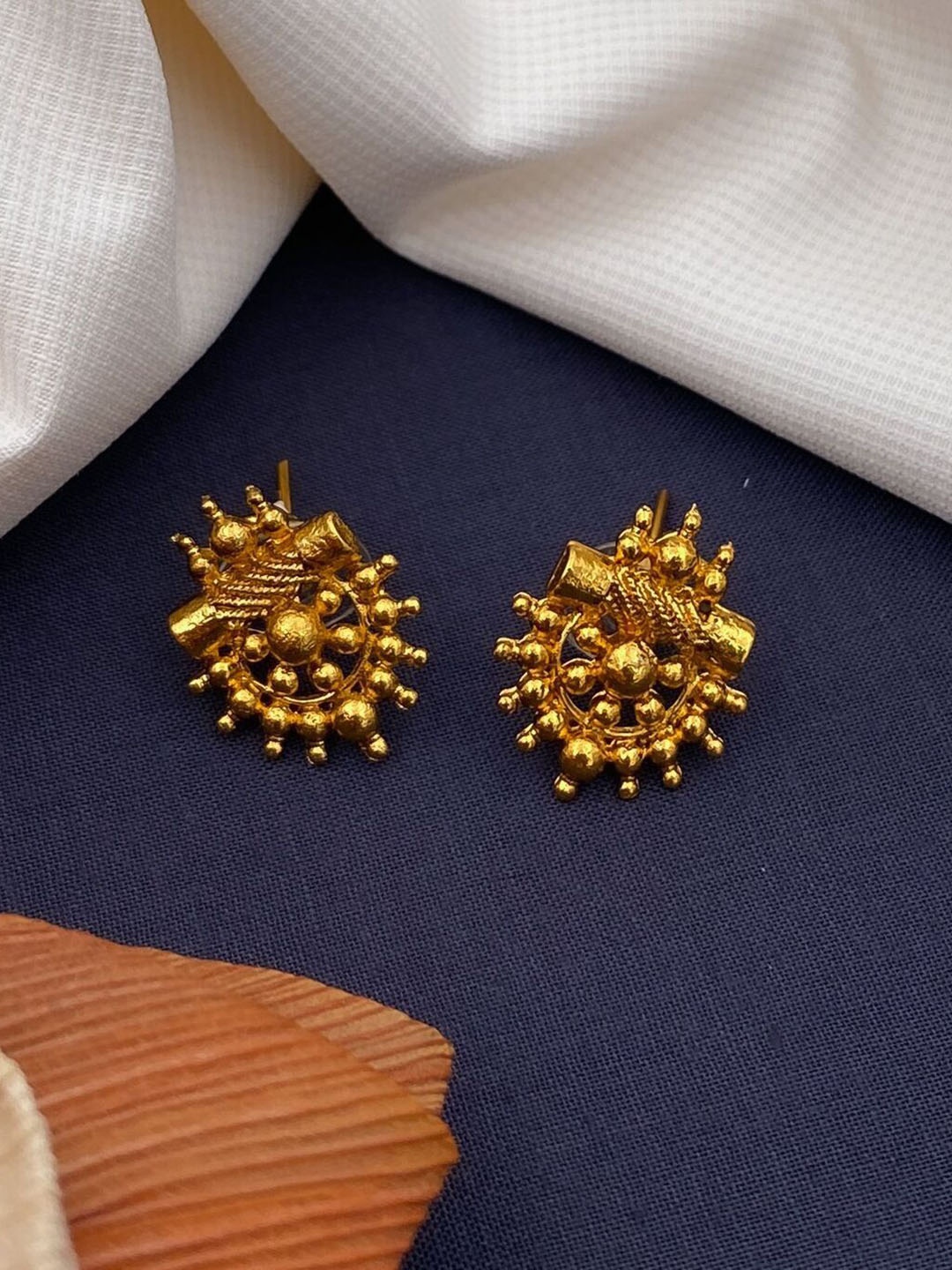 

SOLIBELLE Elegant Set Of 4 Gold-Plated Spiked Studs Earrings