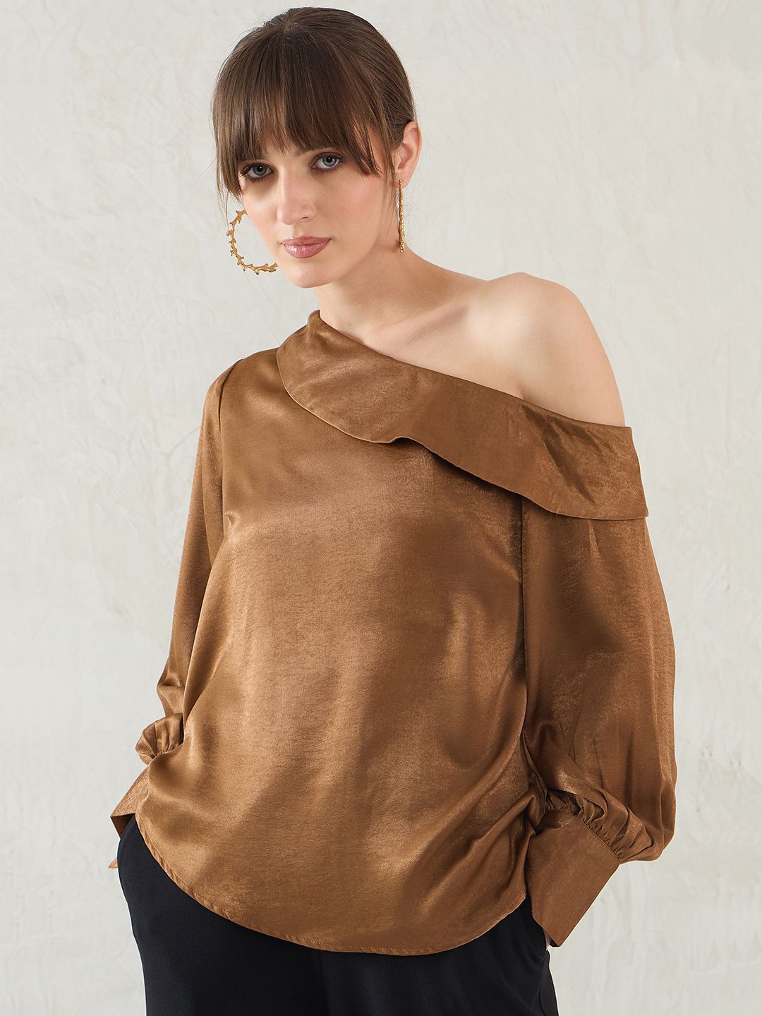 

FEMMELLA Women Solid One Shoulder Top, Brown