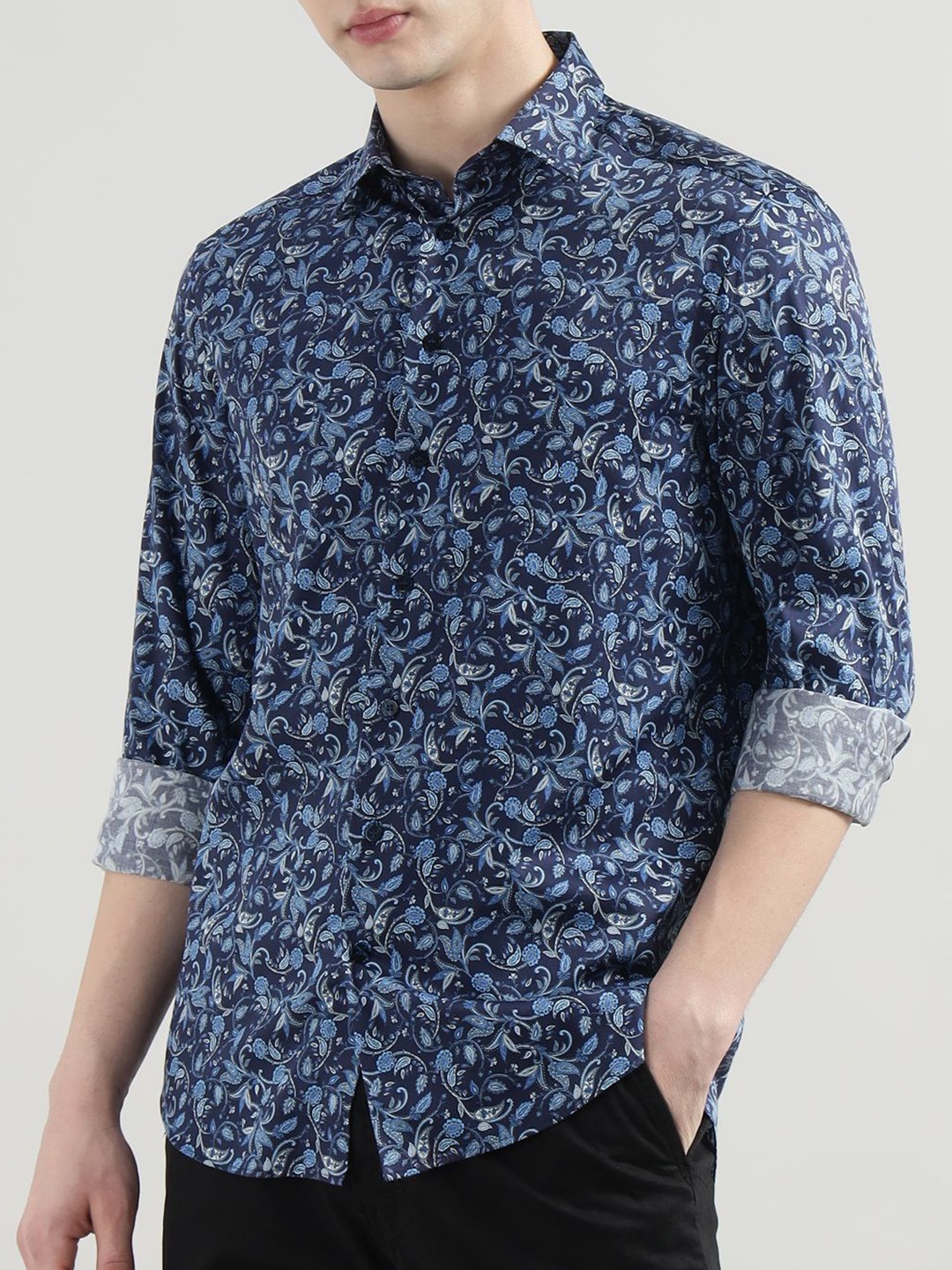 

ETRO Men Spread Collar Ethnic Motifs Printed Cotton Casual Shirt, Navy blue