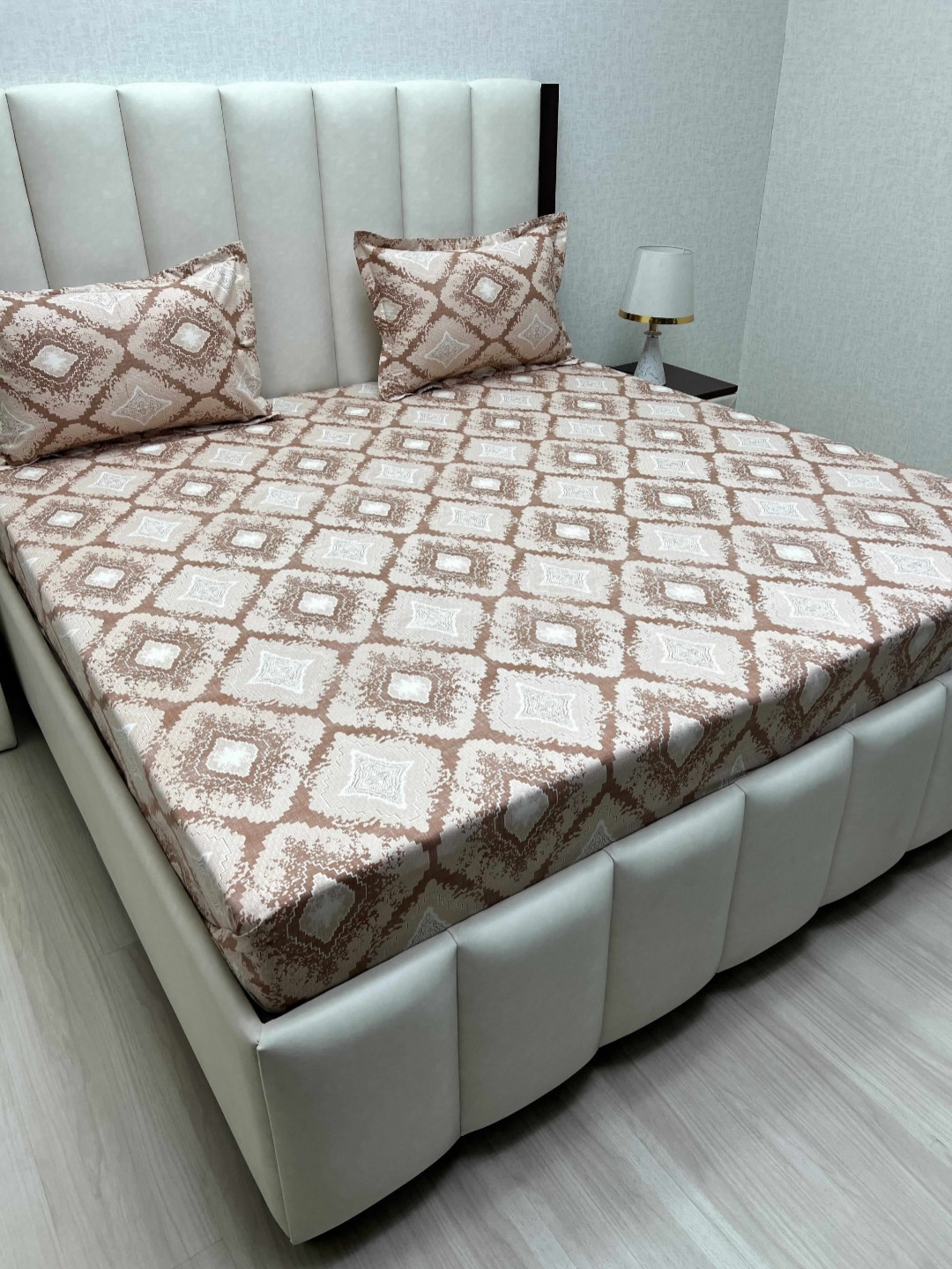 

Pure Decor Royal Passion Brown Printed Pure Cotton 400 TC Queen Bedsheet Set 2.54 x 2.28 m