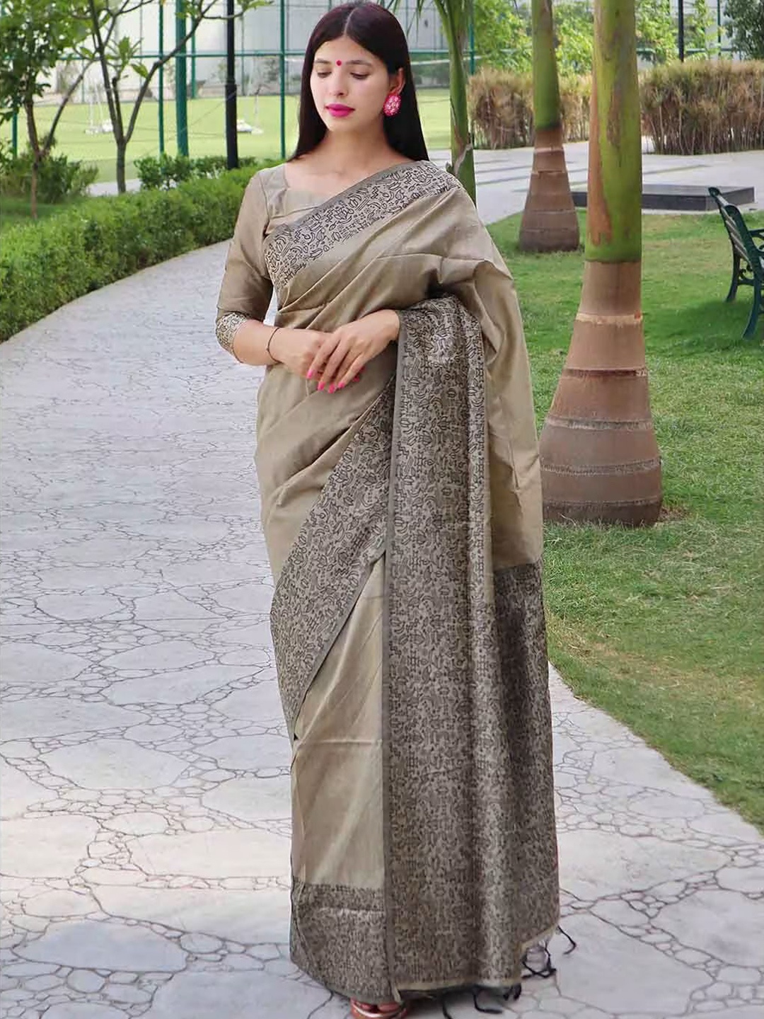 

Aika Pure Silk Banarasi Saree, Beige