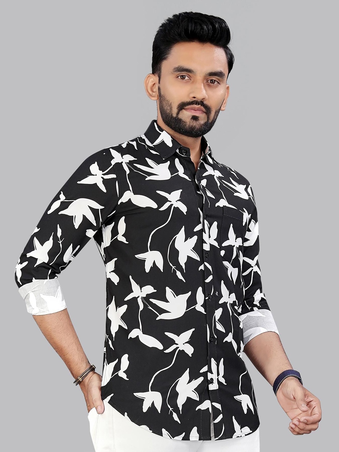 

Metronaut Men Classic Fit Spread Collar Floral Printed Cotton Casual Shirt, Black