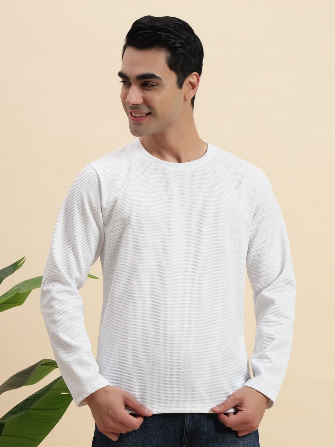 

DIZON Men Solid Round Neck T-shirt, White