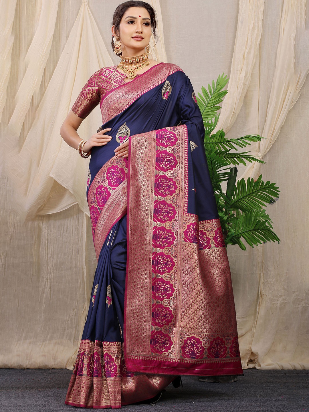 

Kandora Woven Design Zari Pure Silk Paithani Saree, Navy blue