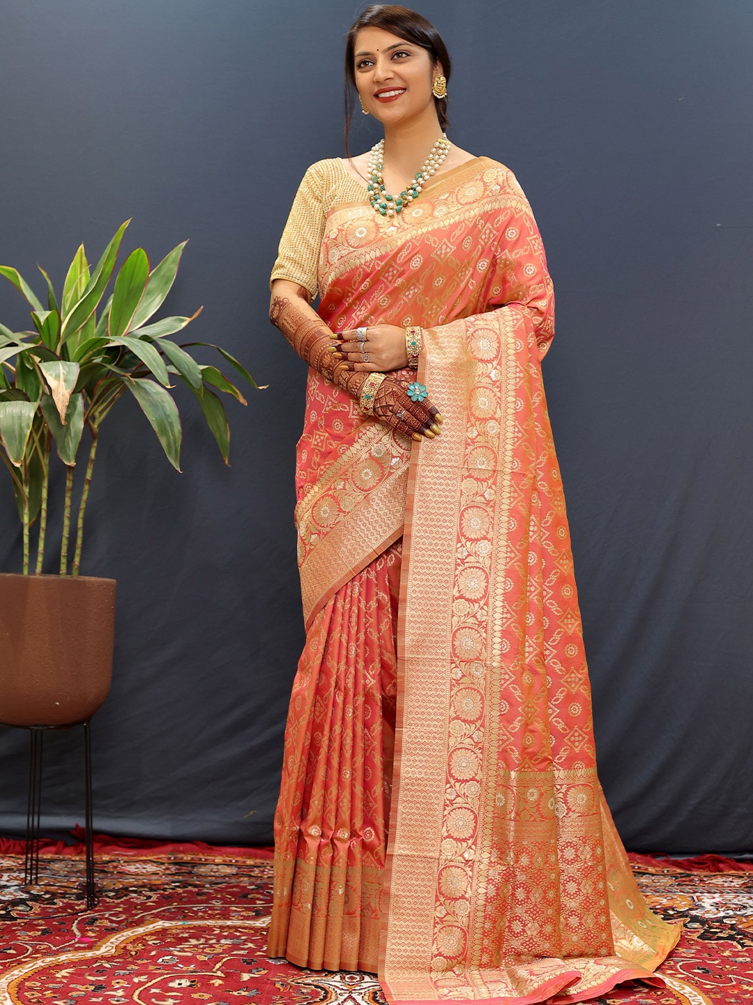 

Kandora Woven Design Zari Pure Silk Paithani Saree, Red