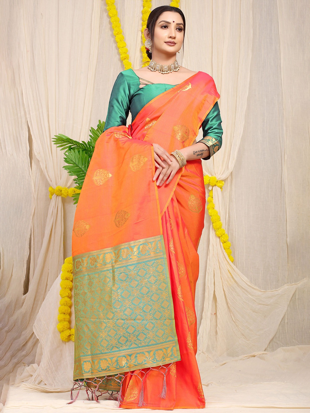 

Kandora Woven Design Zari Pure Silk Banarasi Saree, Orange