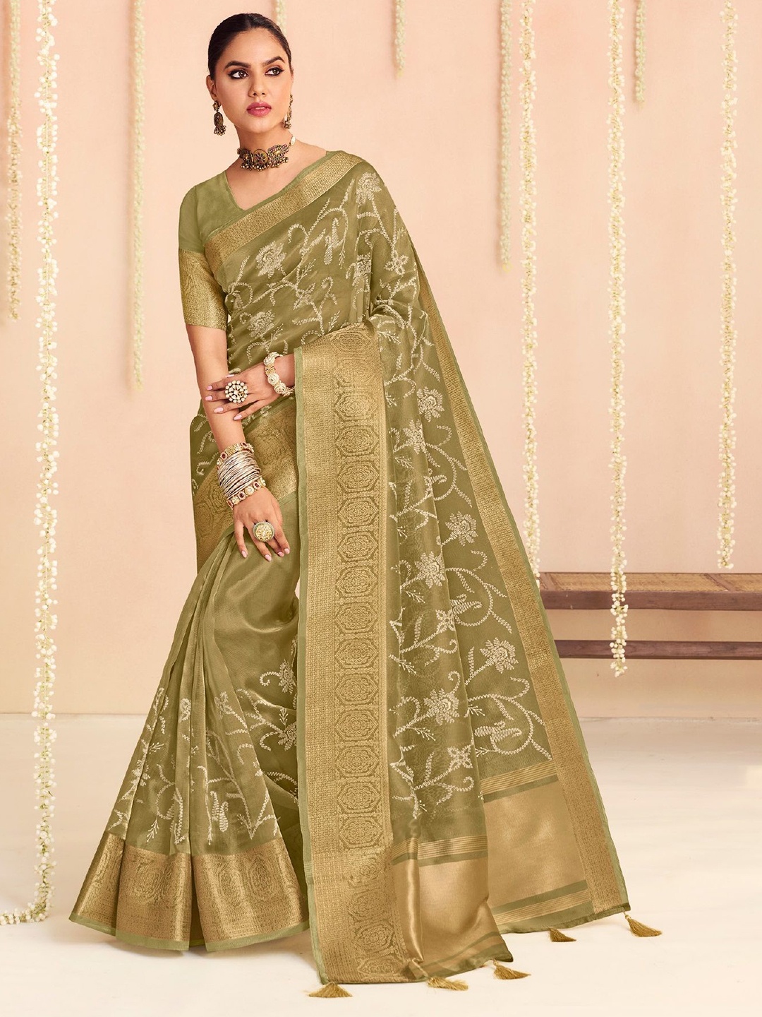 

MAHALASA Floral Zari Art Silk Saree, Green