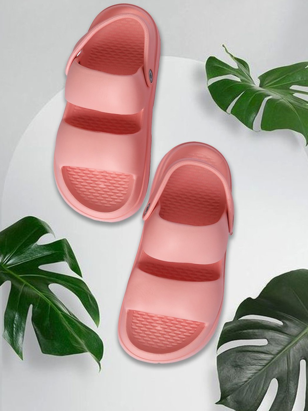 

The Roadster Lifestyle Co Women Casual Clogs, Pink