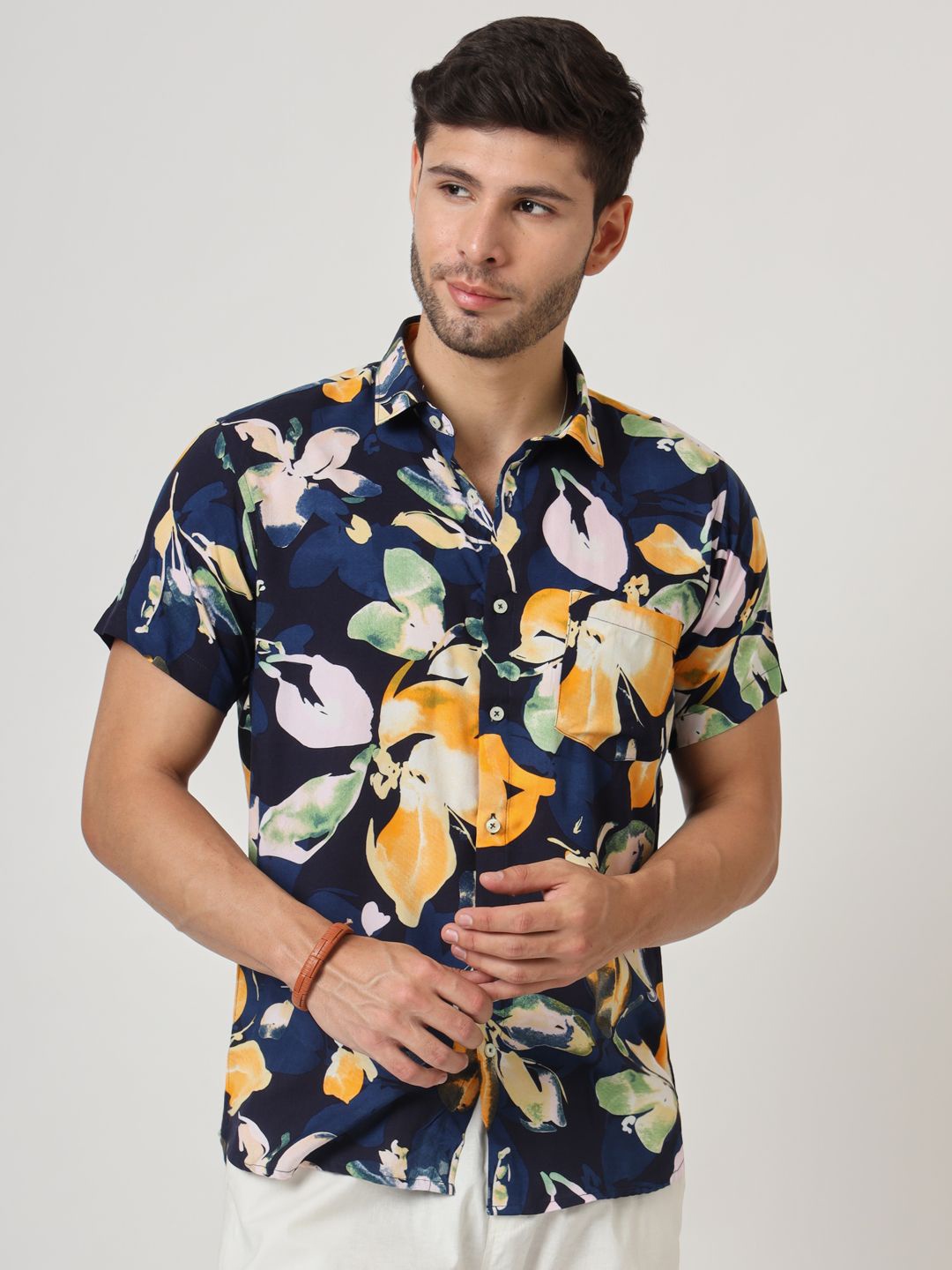 

AMSWAN Men Slim Fit Spread Collar Floral Printed Casual Shirt, Navy blue