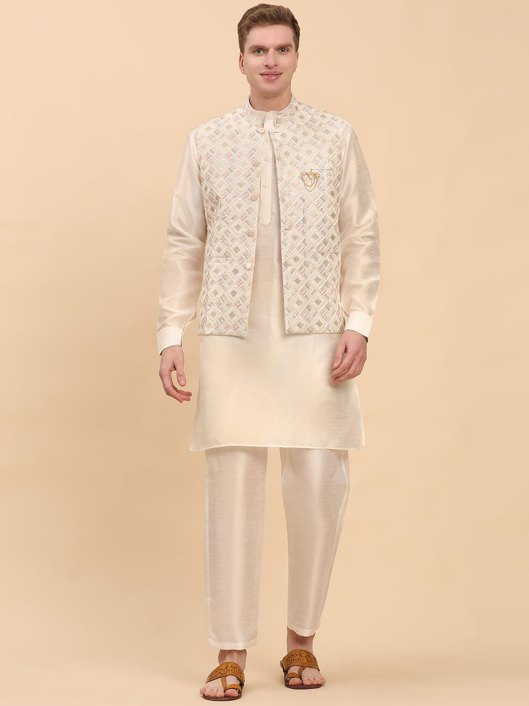 

Pro-Ethic STYLE DEVELOPER Mandarin Collar Sequinned Kurta With Trousers & jacket, Cream