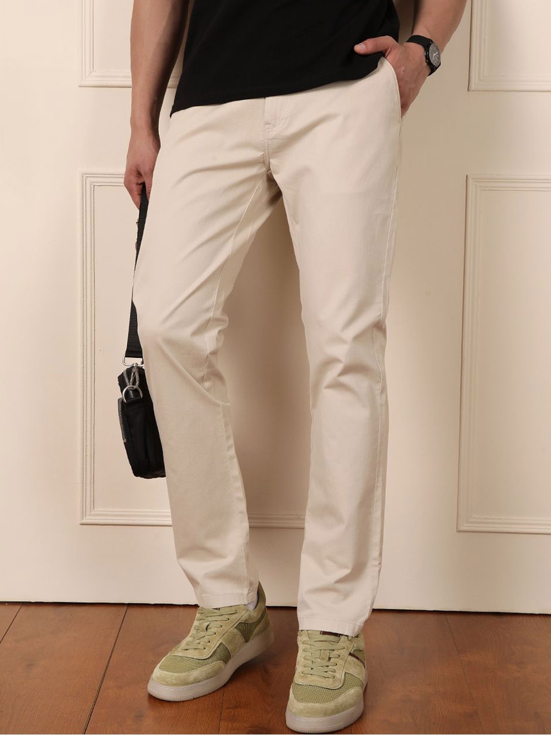

WROGN Men Slim Fit Chinos Trousers, Beige