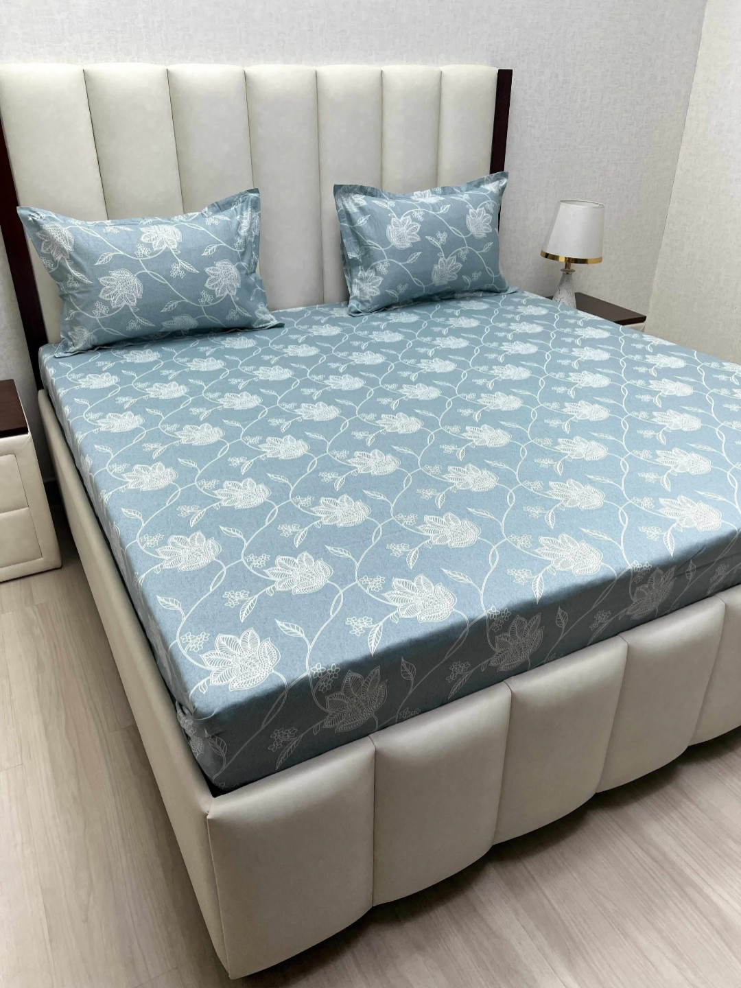 

Pure Decor Royal Passion Yellow Printed Cotton 230 TC Queen Bedsheet Set 2.28 m x 2.54 m, Blue
