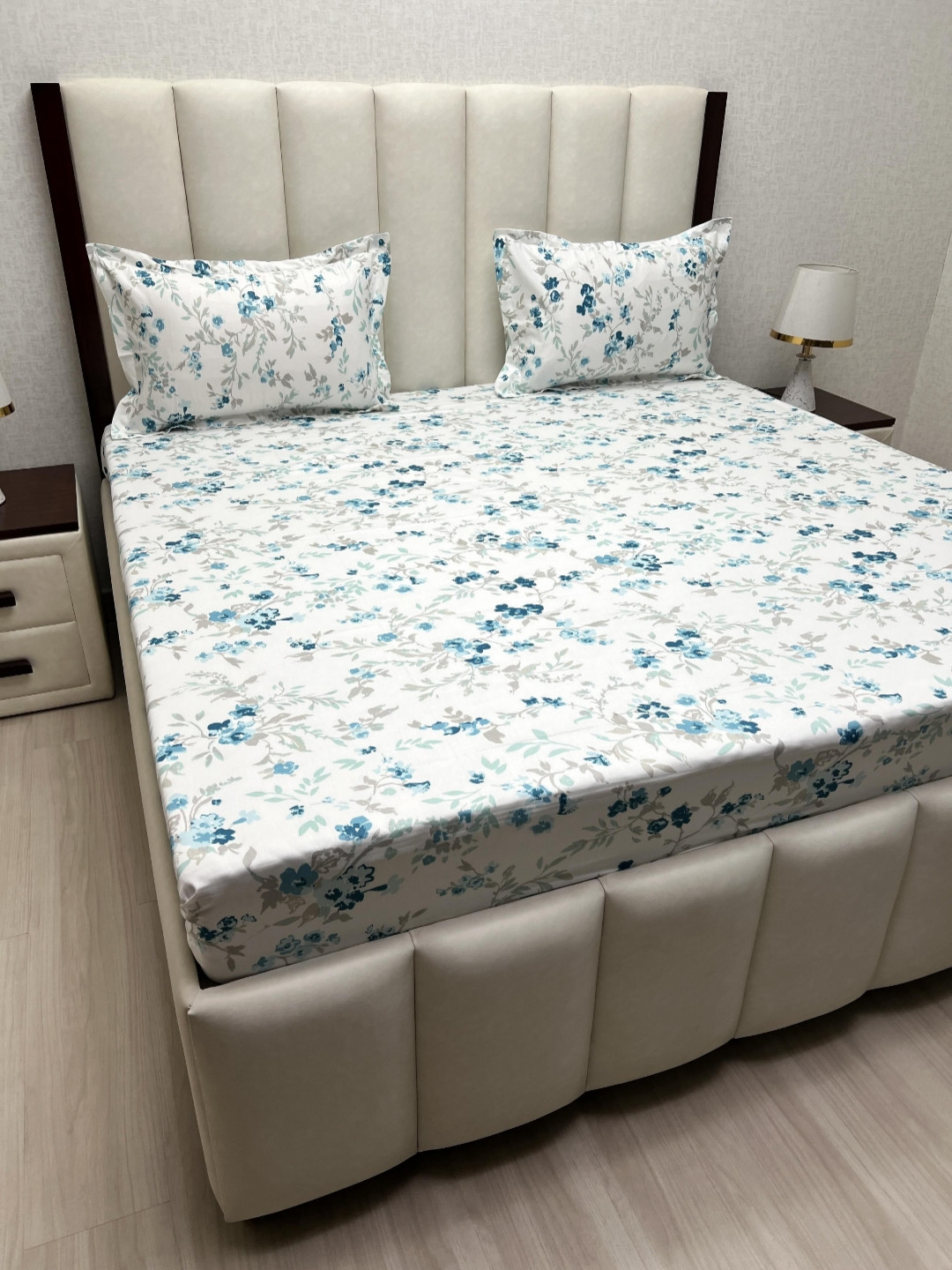 

Pure Decor Royal Passion White Printed 250 TC Cotton Queen Bedsheet Set 2.28 m x 2.54 m