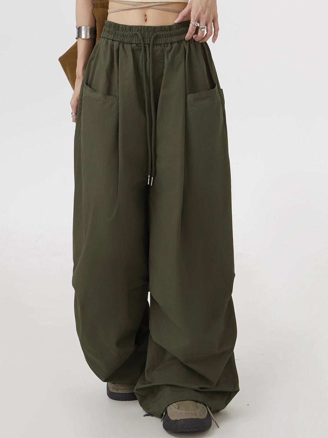 

DressBerry Women Loose Fit Mid-Rise Parachute, Olive