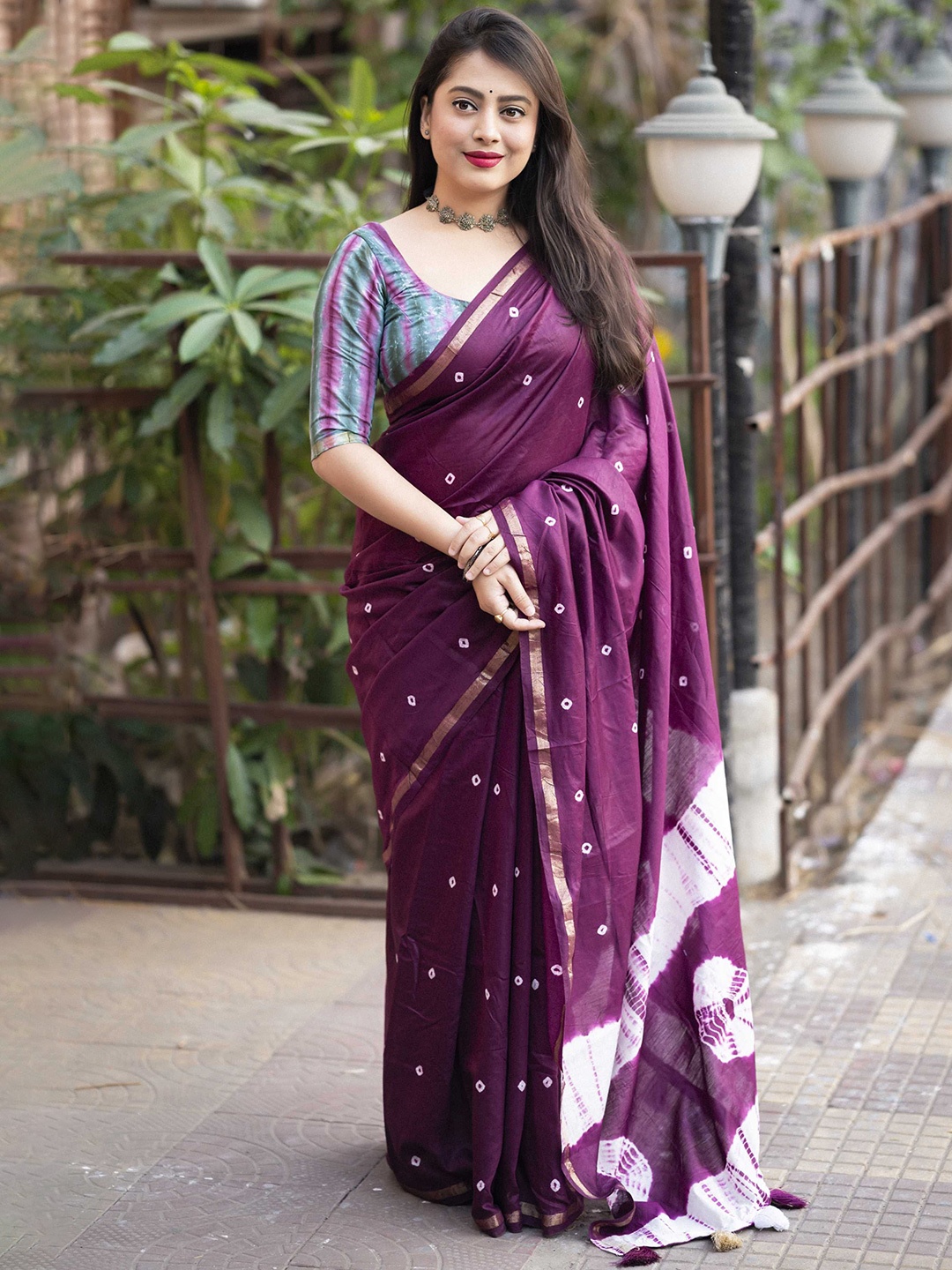 

DIVASTRI Bandhani Zari Block Print Saree, Purple
