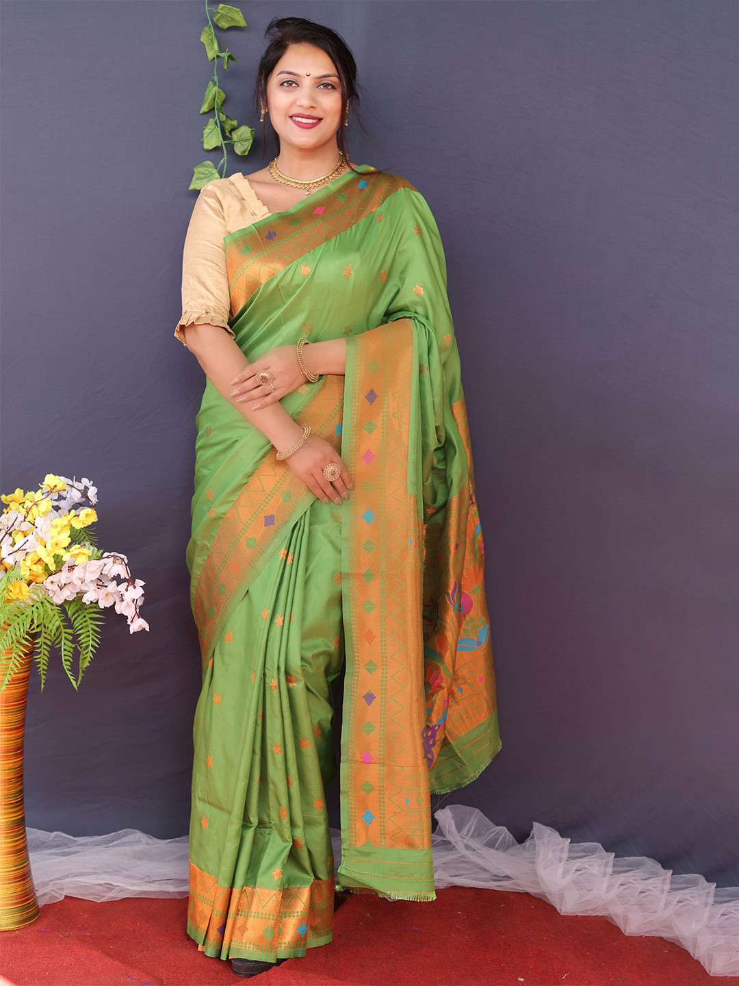 

Kandora Woven Design Zari Pure Silk Banarasi Saree, Olive