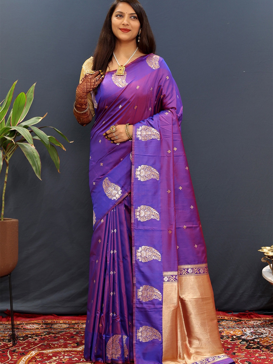 

Kandora Woven Design Zari Pure Silk Banarasi Saree, Purple