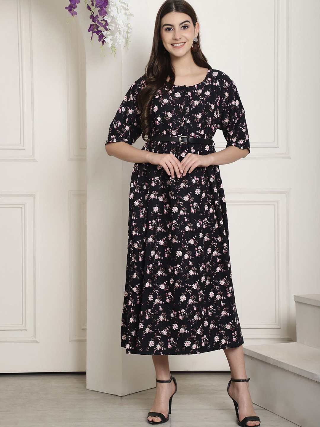 

Tromko Women Floral Printed Fit & Flare Midi Dress, Black