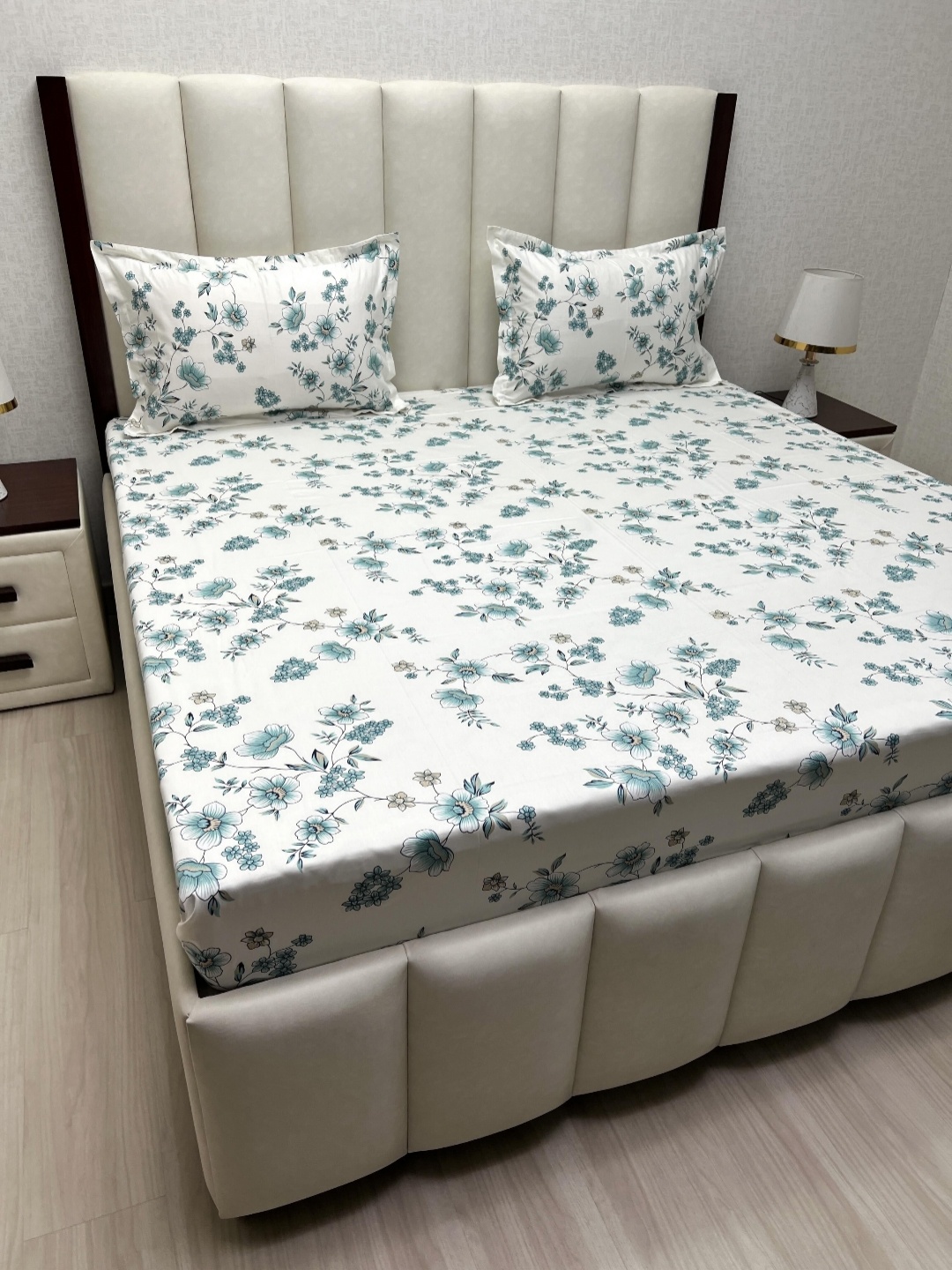 

Pure Decor Passion White Printed Pure Cotton 240 TC Queen Bedsheet Set 2.28 m x 2.54 m