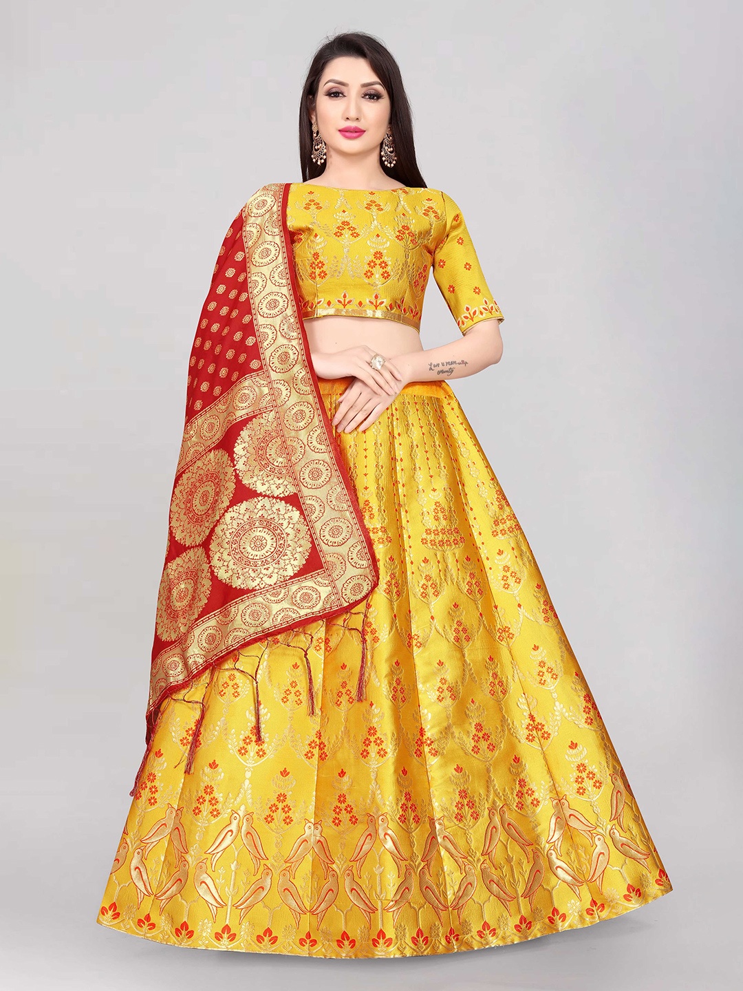 

DIVASTRI Floral Woven Design Jacquard Semi-Stitched Lehenga & Unstitched Blouse & Dupatta, Red