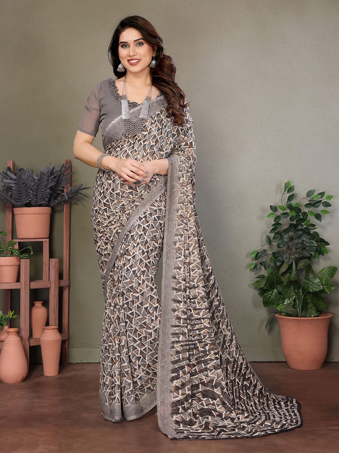 

Moda Rapido Poly Georgette Saree, Brown